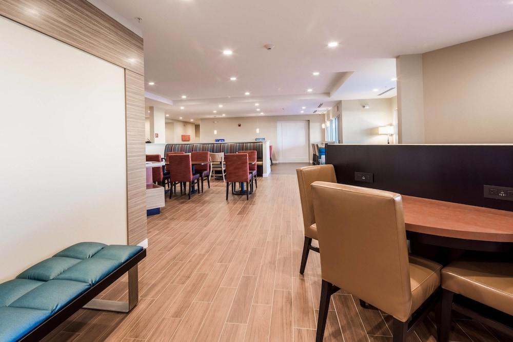 克利夫兰唐普雷斯套房酒店酒店 克里夫兰 外观 照片